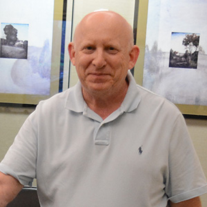 Dr. Steven E. Rosen